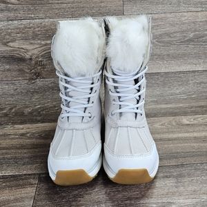 Ugg Women's Adirondack III Fluff White Leather Waterproof Boots Sz 7.5 EUC.
